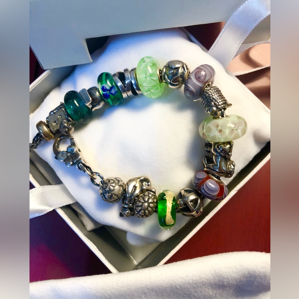 Trollbeads Bracelet,Original Box, Approx 7”, 17 Charms/Beads Excellent Condition - Picture 1 of 15